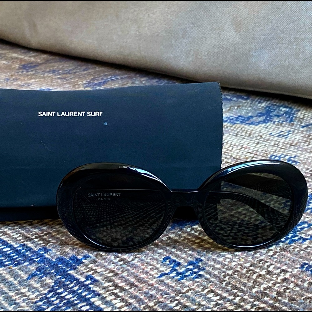 SAINT LAURENT Surf oval black sunglasses
